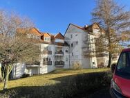 Interessante Investitionsmöglichkeit: Vermietete 2-Zimmer-Wohnung mit Balkon und Carport - Bocka