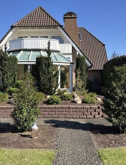 Geschmackvolles 1-2-Familienhaus mit Wintergarten und Gartenidylle - Löhne