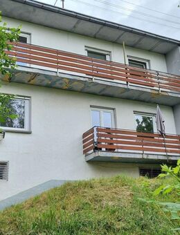 Freistehendes 1-Fam-Haus mit viel Platz, Einbauküche, Garage und gr. Garten - Sankt Wendel