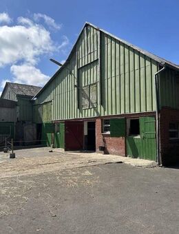 Bauernhof mit Wirtschaftsgebäuden an der Nordseeku?ste, Ideal zur Tierhaltung. - Eddelak