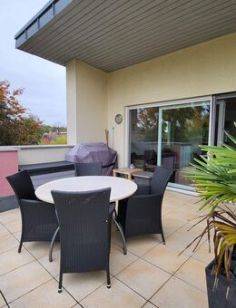 Zentrumsnahes Penthaus mit Blick ins Grüne - Sinsheim