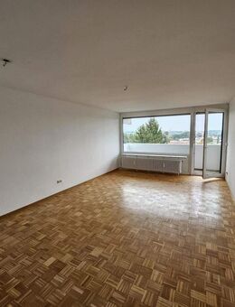 Stilvolle 3 Zimmer-Wohnung mit Weitblick bis zu den Alpen - Augsburg