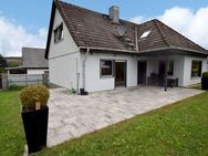 Einfamilienhaus mit Gartenhaus auf großzügigem Grundstück in Igensdorf/Stöckach - Igensdorf