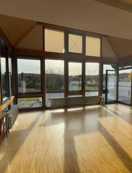 IK| Großzügige 4-Zimmer-Wohnung mit Panorama-Fenster - Niedermohr