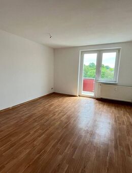 Wohntraum mit Balkon in Top-Lage - 2 Monate MIETFREI für Ihre Kreativität!! - Hainichen (Sachsen)