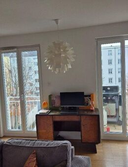 Nürnberg Maxfeld: moderne 2-Zimmerwohnung mit Balkon, Einbauküche, Parkett, Bad, Gäste-WC, HWR, Aufzug - zum 01.01.2026 - Nürnberg