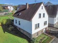 Kleines Landhaus mit viel Potenzial im schönen Wiedbachtal! A3 - ca. 35 Min. Kreuz BN/SU - Oberlahr