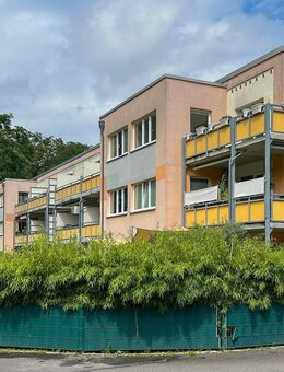 Helle Dachgeschosswohnung mit schönem Schnitt, Balkon und eigenem Pkw-Stellplatz - Berlin