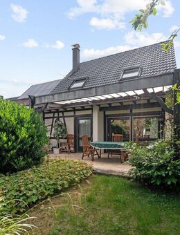 Lichtdurchflutetes Reiheneckhaus mit schönem Garten! - Tamm