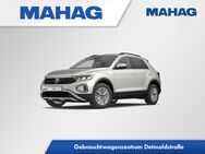 VW T-Roc, 1.5 TSI LIFE AppConnect Digitalro FrontAssist ParkLenkAsiist Alu16Chester, Jahr 2022 - München