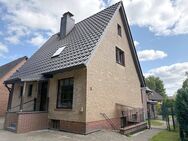 Solides Mehrfamilienhaus mit 3 Wohneinheiten - ruhige Lage, vielseitige Nutzung mit viel Potenzial - Ahrensburg
