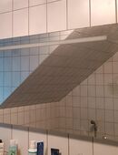 Badeinrichtung (großer Spiegel mit Beleuchtung, Halter etc.) in 49143