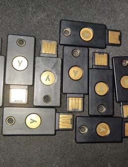 8x YubiKey 4 1x YubiKey Edge USB-A – Unverändert & gebraucht – Sicherheits-Token - Halle (Saale)