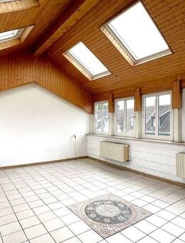 Großzügige Dachgeschosswohnung in Duisburg-Hochfeld! - Duisburg
