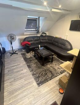 Vermietete 3 Zimmer Dachgeschosswohnung in Hürth - Hürth