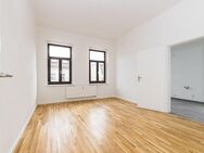 Frisch renovierte 2-Zimmer-Altbauwohnung mit Balkon und modernem Dusch-/Wannenbad - Leipzig