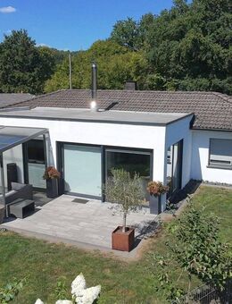 Wohnen, wo andere Urlaub machen - Moderner Bungalow mit Weitblick - Puderbach