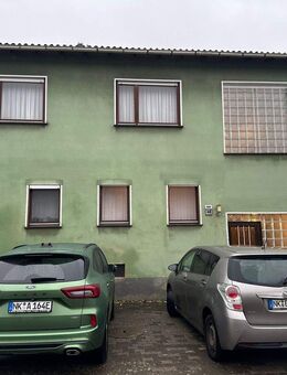 Wannemacher Immobilien **** Geräumiges Einfamilienhaus mit viel Potential mit zwei Wohneinheiten in Heiligenwald **** - Schiffweiler