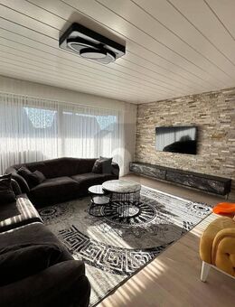 MODERN, RUHIG UND LICHTDURCHFLUTET - Dauchingen