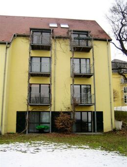 ruhige 3-Zi-Wohnung mit 1 Balkon in Schlossnähe zu vermieten - Merseburg