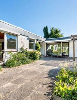 Lichtdurchfluteter, barrierearmer Bungalow mit sonnigem Atriumgarten in begehrter Wohnlage - Reinbek