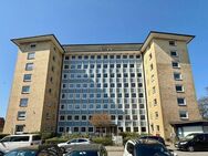 Zentral in Kronshagen: Großzügige 3-Zimmer-Whg. mit Aufzug, Balkon, Garage // BGM-Drews-Straße - Kronshagen