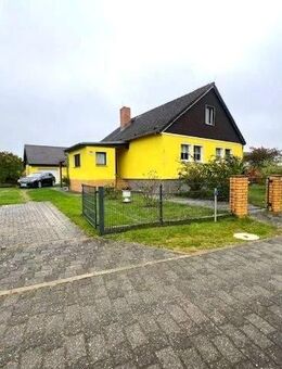 Bezugsfreies modernisiertes EFH mit Garten, Nebengelass und Garage - Storkow (Mark)