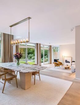 Spektakuläre Villa mit parkartigem Südgarten, Indoor-Pool, Tiefgarage und weiterem Baurecht - München