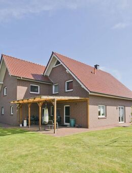 Großzügiges Einfamilienhaus mit Garage und Gartenhaus in Großenkneten-Ahlhorn - Großenkneten