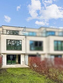 Modernes Reihenmittelhaus mit Dachterrasse und Garten in Hamburg Duvenstedt - Hamburg