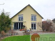 Großzügiges Wohnhaus in toller Lage: 2 Bäder, Wärmepumpe, Carport, Garten, Terrasse, freier Ausblick - Offenburg