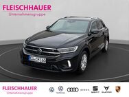 VW T-Roc, 1.5 TSI R-Line DC MASSAGE, Jahr 2024 - Euskirchen