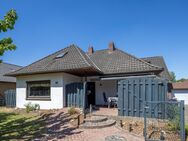 ***Wohnen mit Platz in Hude: Bungalow und Anbau auf großzügigem Grundstück - Hude (Oldb)