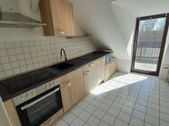 3 Zi DG Wohnung mit großen Balkon und EBK fast im Zentrum - Zwickau