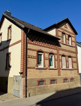Schönes Einfamilienhaus Familienglück mit Hof, Garten & viel Platz - Obertshausen