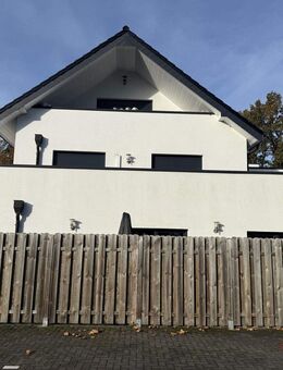 IMMOBILIEN GUMNIOR präsentiert: barrierefreie, neuwertige 3-Zimmer-Erdgeschosswohnung mit PKW Stellplatz und Garten - Spelle