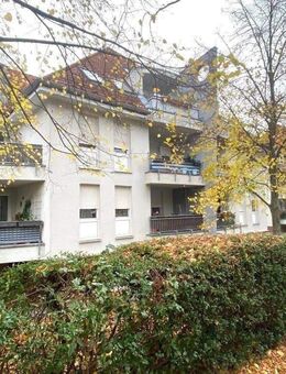 Nähe Rennbahn/ Gepflegte Wohnung mit Terrasse, EBK, Marmorbad und G-WC - Hoppegarten