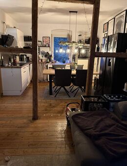 Großzügiges Mehrfamilienhaus mit drei Wohneinheiten, Scheune und Offenstall auf ca. 7.000 m² Grundstüc - Bochum