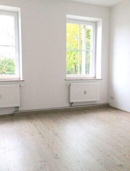 !! 4-Zimmer-Wohnung mit 2 Bädern, Balkon und PKW-Stellplatz !! - Chemnitz