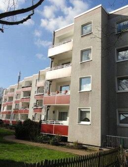 Sehr schöne 2-Zimmerwohnung im 3. OG mit Balkon und Laminat in zentraler Lage! - Duisburg