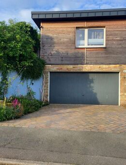 Einfamilienhaus mit Aussicht. Mit Sauna, Garage und Naturgarten. 1000qm Grundstück - Willebadessen