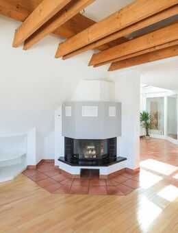 Helle grosszügige DG-Wohnung in Weingarten mit sehr guten Energiewerten. Zentral mit Basilikablick. - Weingarten