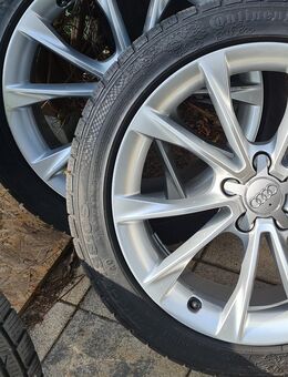 Original Satz, Audi Alufelgen 10 V-Speichen silber mit Winterreifen 245/40 R18, sehr guter Zustand - Garbsen