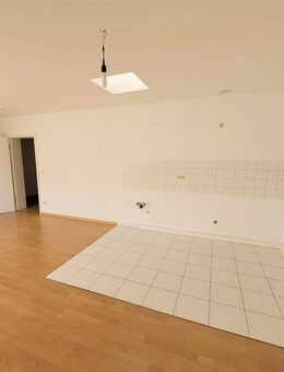 // Ab 01.12.2025 - Dachwohnung mit offener Küche und viel Platz // - Leipzig