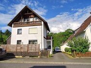 Sehr gepflegtes saniertes Einfamilienhaus mit hochwertiger EBK und zwei Balkonen - Löhnberg