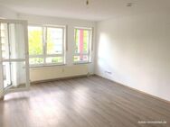 Attraktive 2-Zi.-Wohnung mit Balkon, Einbauküche + TG-Stellplatz in Nbg.-Langwasser/Nä. Frankenzentrum - Nürnberg