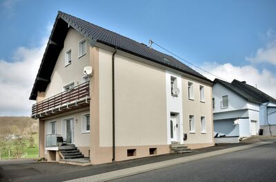 1 + 1 = 3 Möglichkeiten in Mackenrodt ein Doppel-Haus mit drei Garagen als sein Eigentum zu erwerben