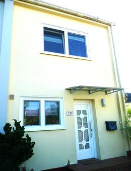 25336 Elmshorn : z.Zt. reserviert ! gepflegtes , renoviertes und modernisiertes Reihenendhaus FREI - ideal für 2 Personen ! - Elmshorn