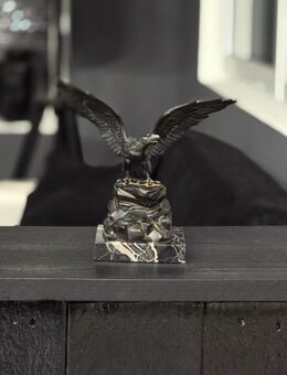 Nachlass!Bronze Adler auf Marmorsockel - Neumünster