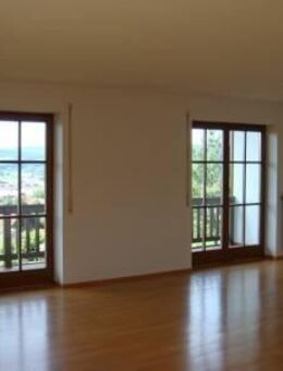 Einzigartige 4,5 Zimmer Wohnung mit Terrasse und Garten, Balkon und unverbaubarem Blick übers Rottal - Bad Birnbach